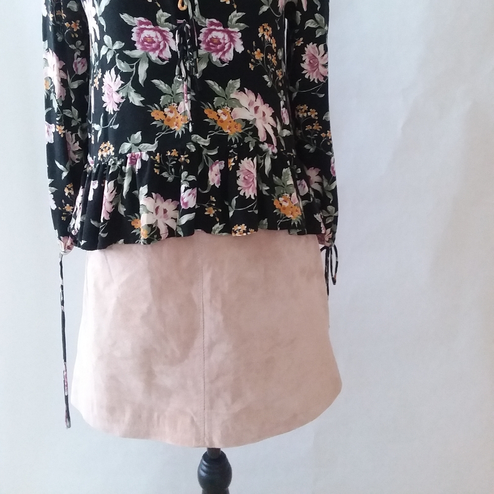 NWOT BLANKNYC SUEDE SKIRT. Size 27 - Picture 5 of 6